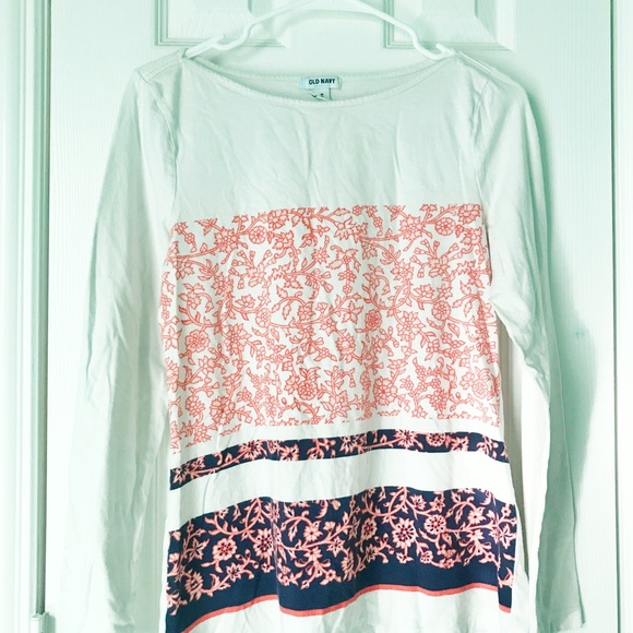 Two Long-Sleeved Floral Design Shirts - Picture 3 of 3